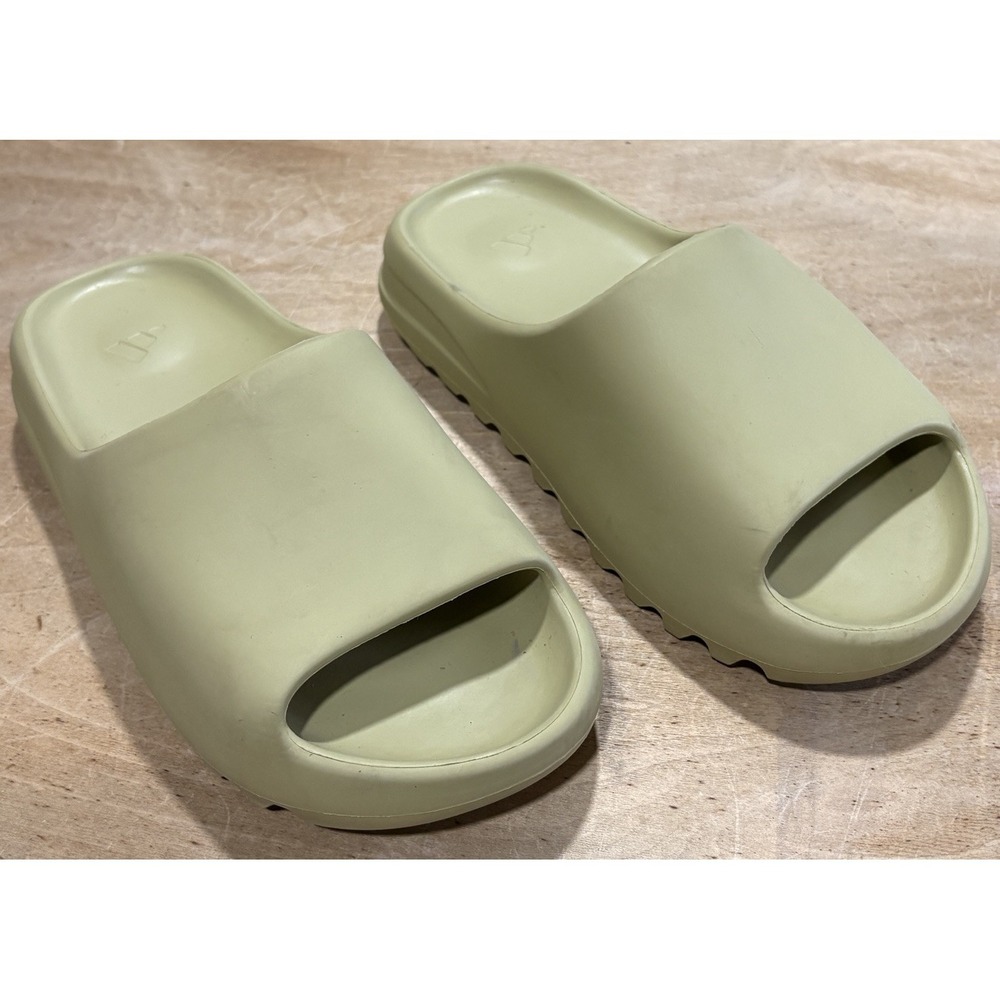 Adidas Yeezy Mens Slide's Slippers Resin Size 4 GZ5551